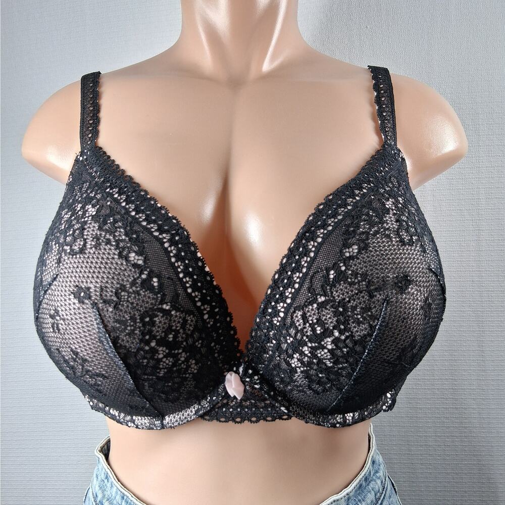 Torrid Lace Push Up Plunge Bra Women's 40DD Convertible Straps Black and Pink